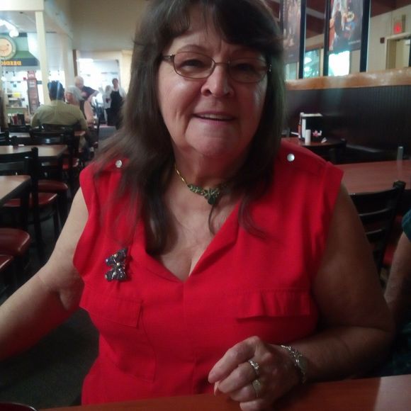 Meet your Posher, Carol - Picture 1 of 1
